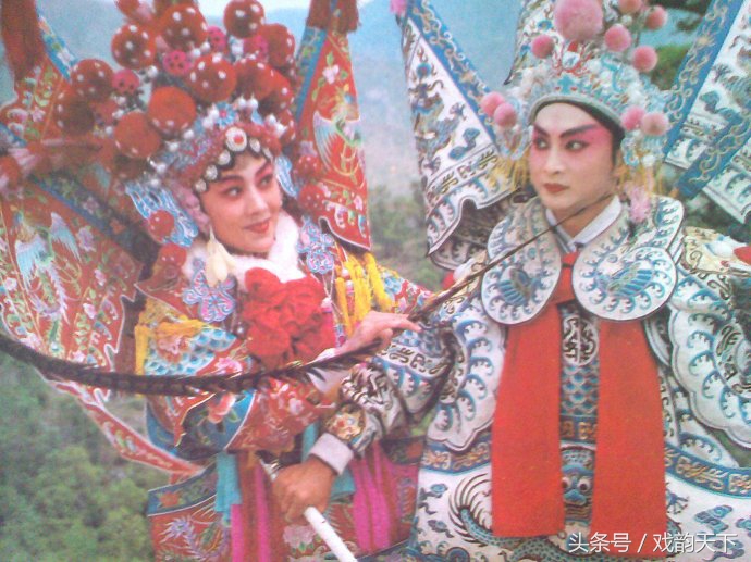 致爱唱戏的人
