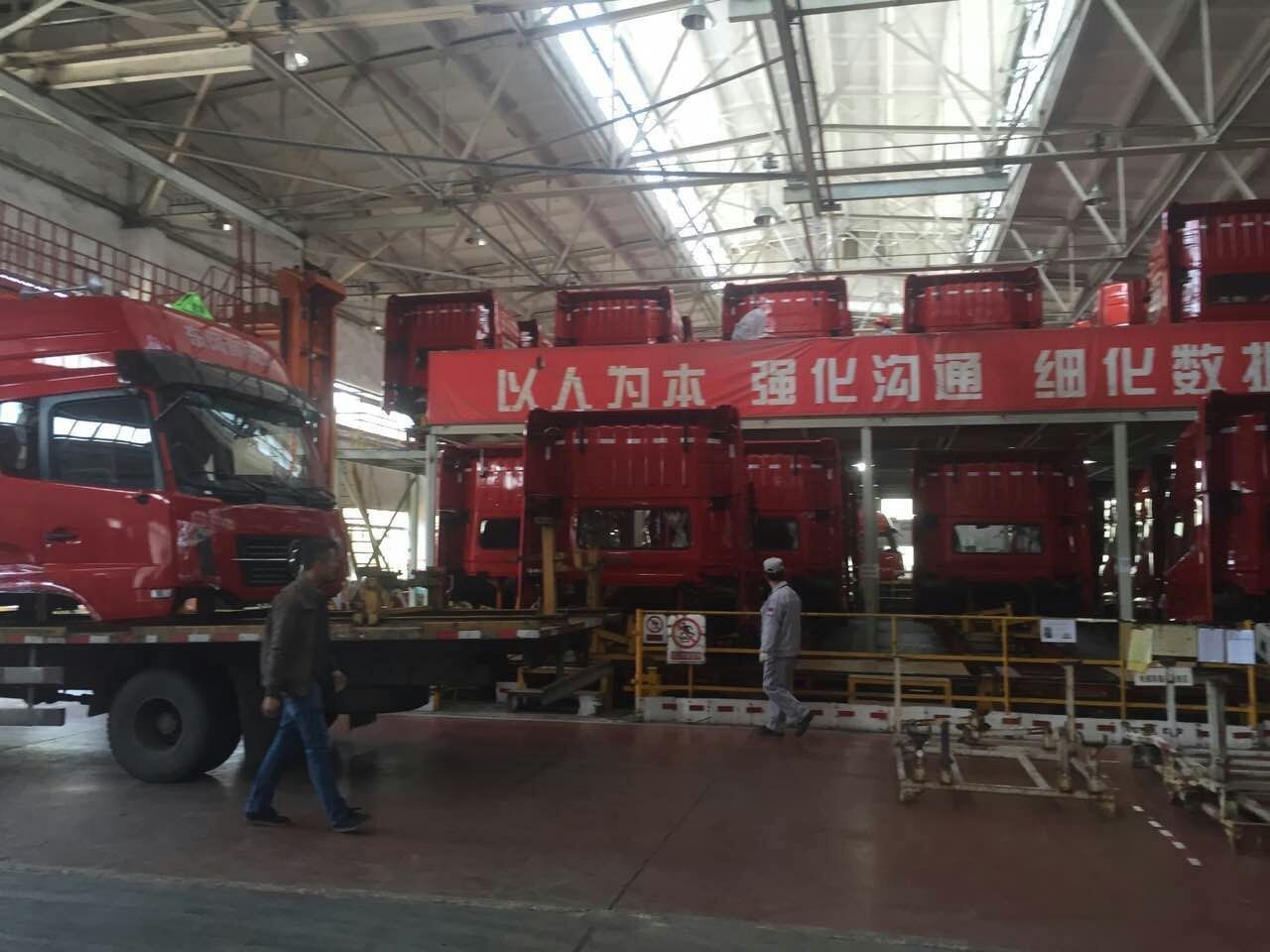 东风请小拇指帮忙喷漆，你说小拇指技术强不强？