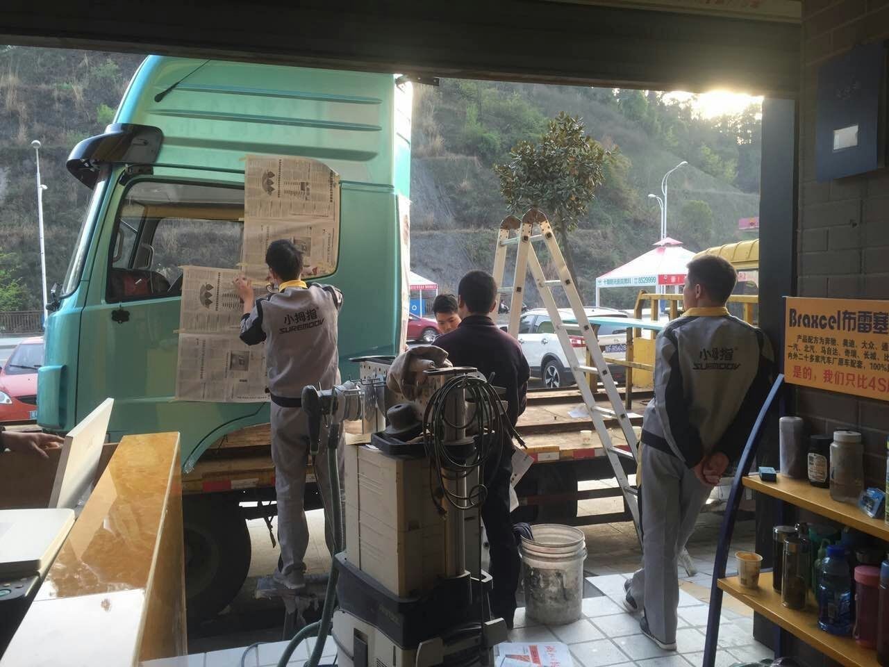 东风请小拇指帮忙喷漆，你说小拇指技术强不强？