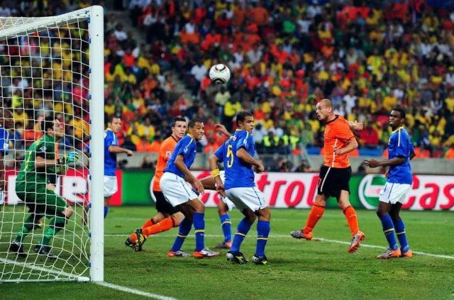 2010南非世界杯荷兰智利(如果荷兰在这场比赛战胜了巴西，98世界杯冠军是谁都说不定！)