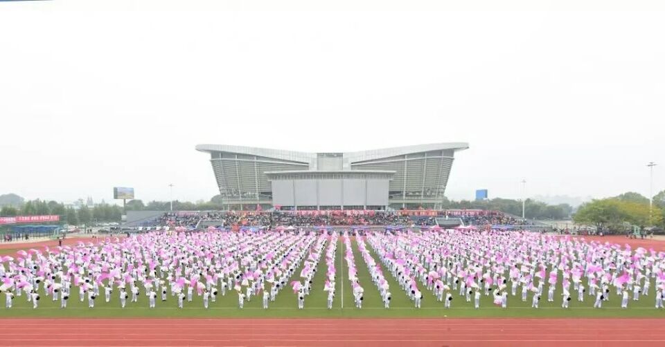 怎么又是别人家的大学？南昌大学花式运动会竟像变魔术！