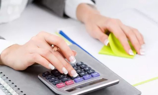 初级会计职称证有什么用，加工资吗？前景如何？含金量如何？