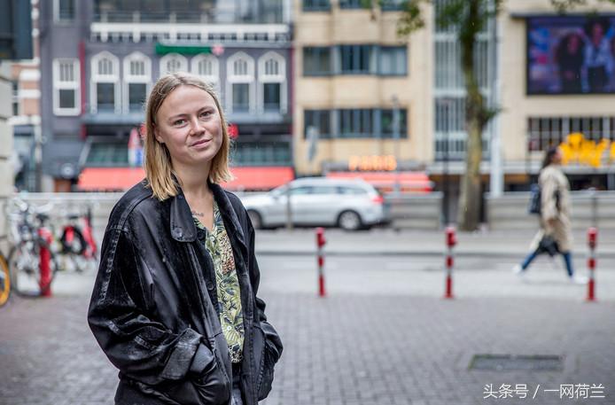 不满街上小便被罚而抗争的年轻女子，提名女权奖候选人