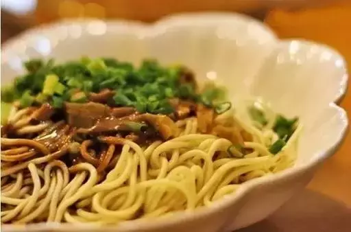 郑州这两条美食街的30家美食小店,你吃过几家?