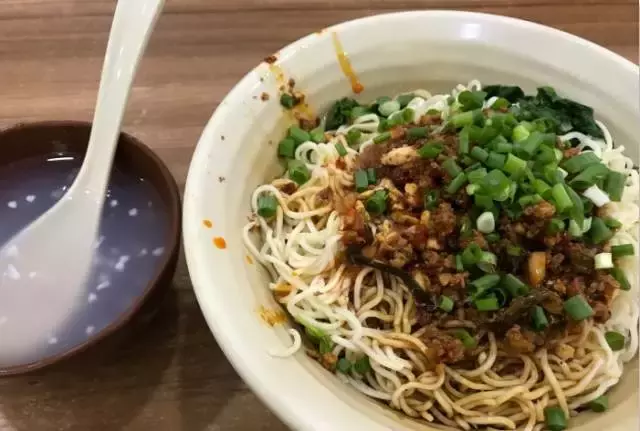 郑州这两条美食街的30家美食小店,你吃过几家?
