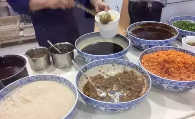 郑州这两条美食街的30家美食小店,你吃过几家?