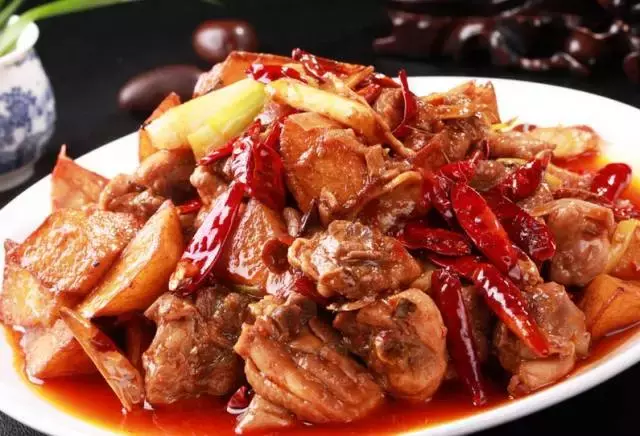 郑州这两条美食街的30家美食小店,你吃过几家?
