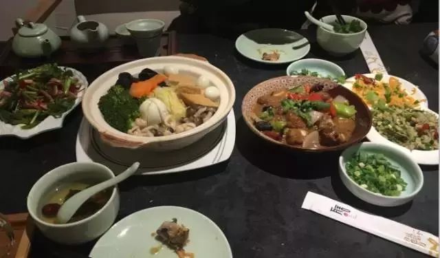 郑州这两条美食街的30家美食小店,你吃过几家?