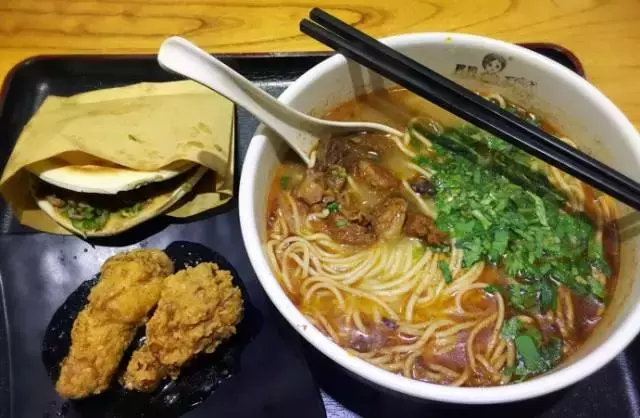 郑州这两条美食街的30家美食小店,你吃过几家?