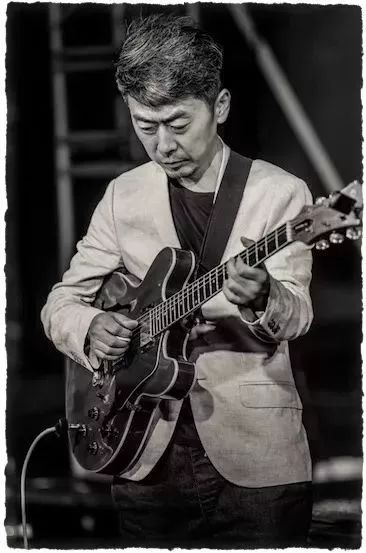 宁全吉他手其成员包括中国好歌曲学员胡莎莎,在北京众多音乐现场,音乐