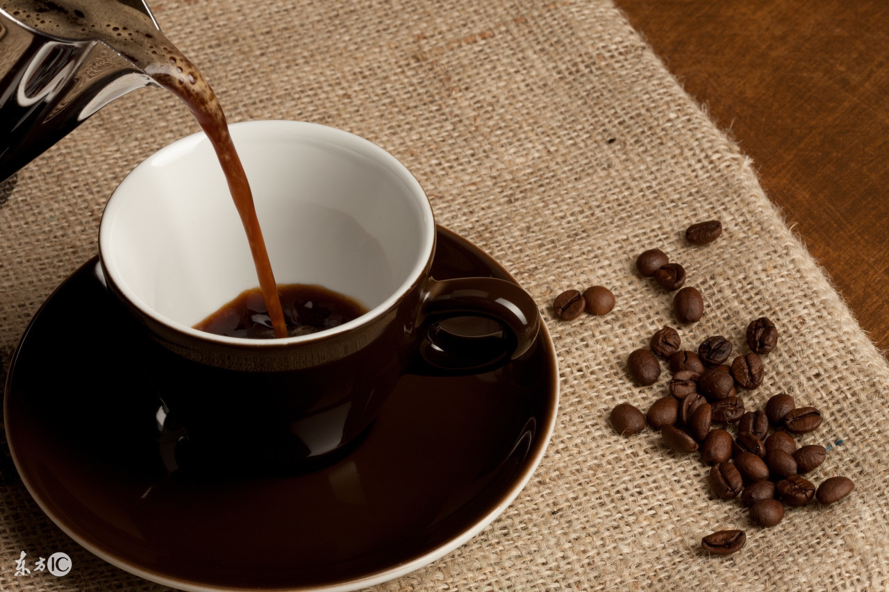 咖啡虽然是“夜猫子”的好伙伴，但喝多了会对身体有4大危害！