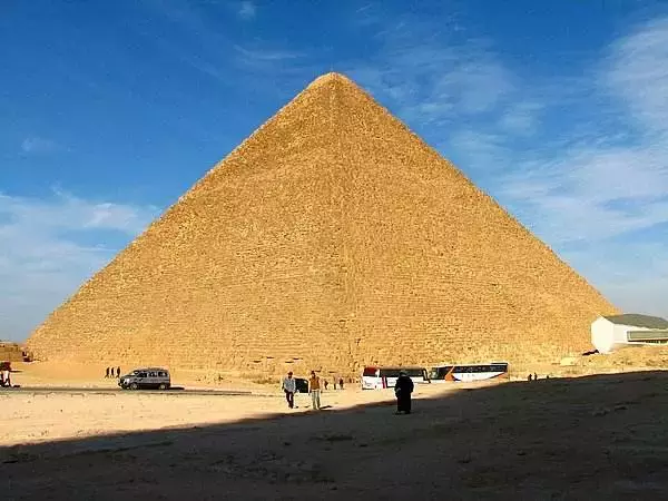 埃及金字塔之谜(除了未知的巨大空间，胡夫金字塔还有哪些未解之谜？)