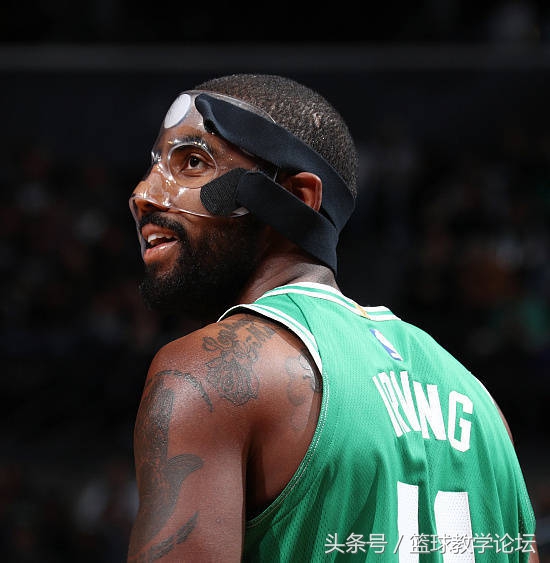 nba为什么带透明面具(欧文为何不戴黑色面具？当他说完原因连记者都笑了)