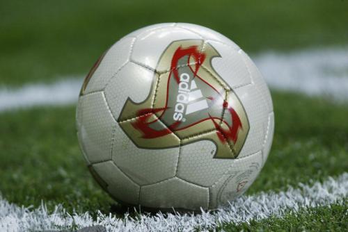 飞火流星足球评测(它承载了一代国足球迷的美好回忆 掀起了足球外观