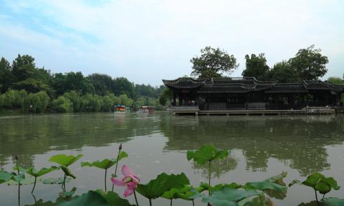 瓜洲古渡,揚州古運河風光帶,京華城,雙博館,漕河風光帶,體育公園等