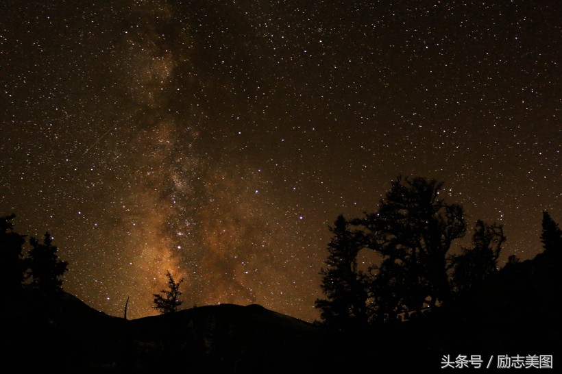 仰望星空，脚踏实地，励志名言送个需要的人