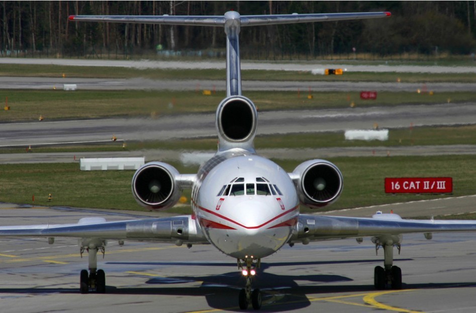 图154电子侦察机(刚刚,中国空军的图154出去溜达了一圈,这两地方居然