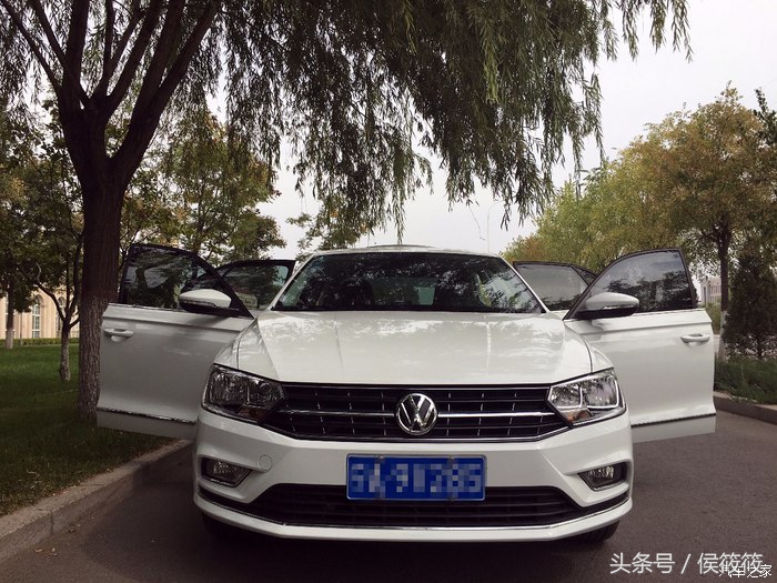 年轻小伙的第一辆车，大众宝来辨识度高，吊打朗逸，A4的小老弟