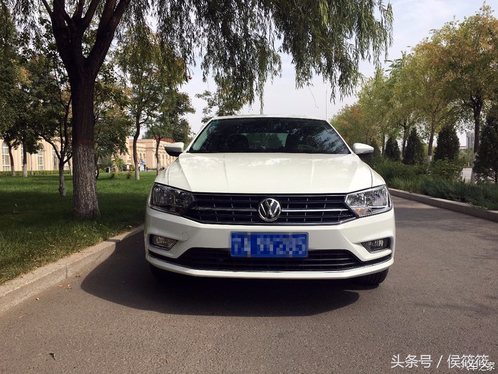 年轻小伙的第一辆车，大众宝来辨识度高，吊打朗逸，A4的小老弟