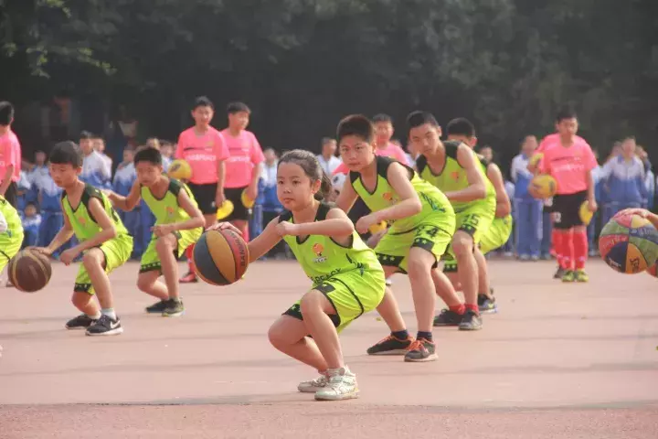 哪些名校在成都开设nba(首批全国青少年校园篮球特色学校，武侯区四所学校上榜！)