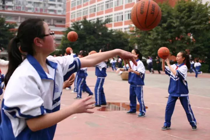 哪些名校在成都开设nba(首批全国青少年校园篮球特色学校，武侯区四所学校上榜！)