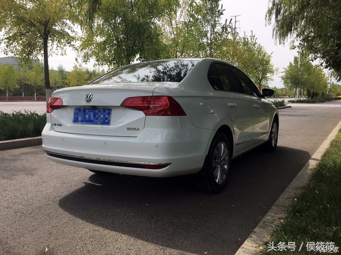 年轻小伙的第一辆车，大众宝来辨识度高，吊打朗逸，A4的小老弟
