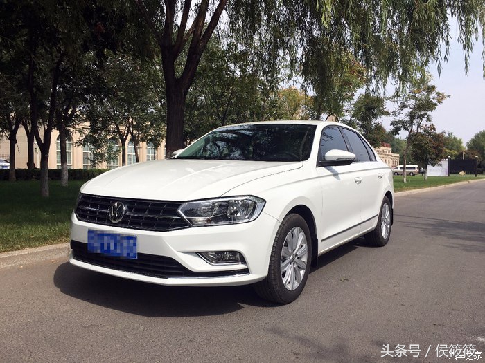 年轻小伙的第一辆车，大众宝来辨识度高，吊打朗逸，A4的小老弟