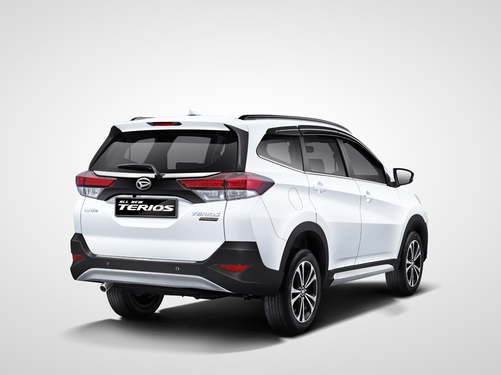 全新的大发特锐亮相后将与本田br-v,三菱xpander等小型七座suv展开