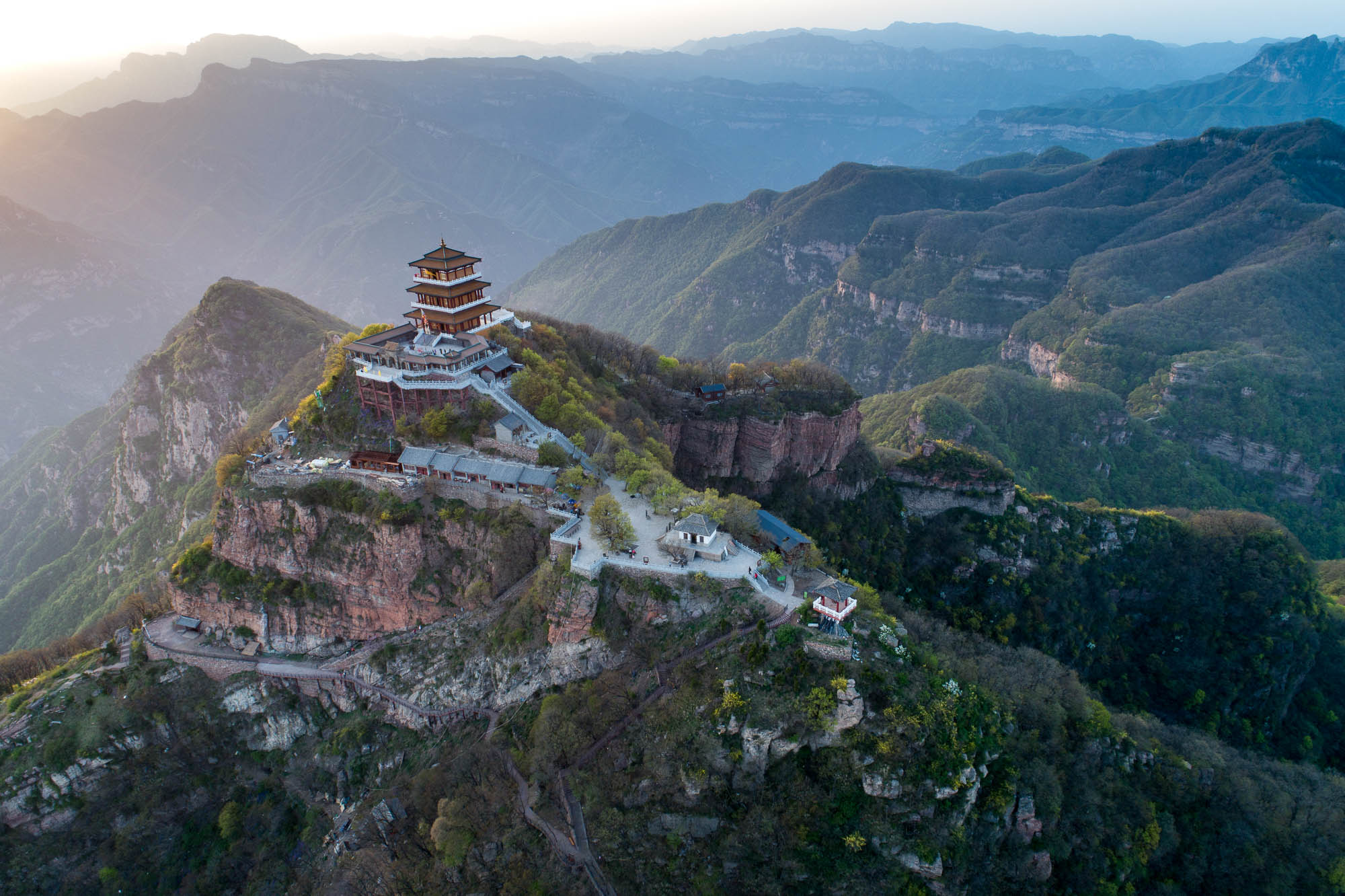 王屋山的来历王屋山属于哪个山脉