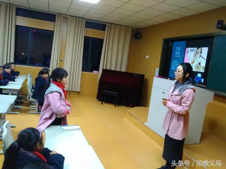 走进女生秘密花园，呵护花儿成长——义乌复旦女生加强防性侵教育