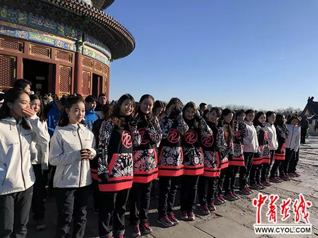 厉害了！百所高校大学生共唱《中国梦》附王俊凯、关晓彤独家拍摄花絮