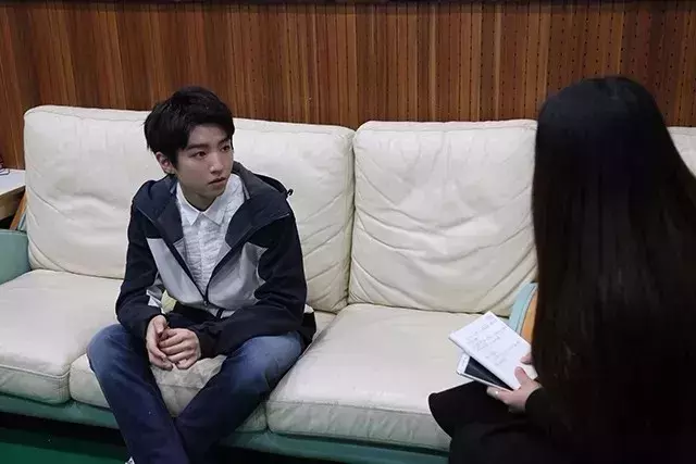 厉害了！百所高校大学生共唱《中国梦》附王俊凯、关晓彤独家拍摄花絮