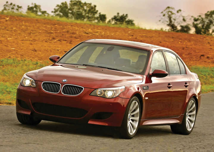 奥迪r15(最具代表性的旗舰车型发动机) - 四帝国车市