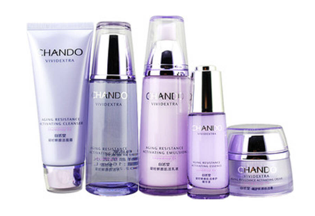 水乳和芦荟胶哪个先用 芦荟胶和水乳的使用顺序