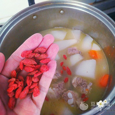 排骨蘿卜湯的做法,排骨燉白蘿卜的做法