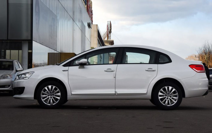 a级车卖a0级的价:雪铁龙世嘉经典版8万值不值