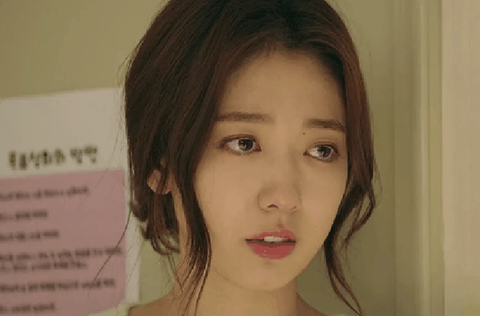 而朴信惠的哭戏,是最能够打动观众的一种.