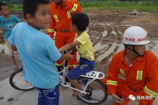 注意丨一不小心被卡住！你家孩子离这些危险之源其实很近