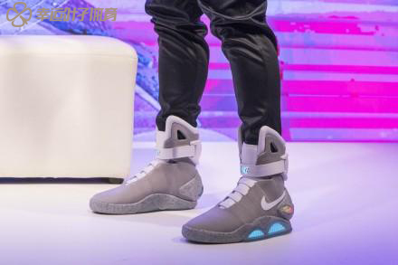 最近在朋友圈刷屏的自动鞋带Nike Mag，真的值81万吗？