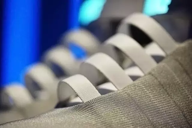 最近在朋友圈刷屏的自动鞋带Nike Mag，真的值81万吗？