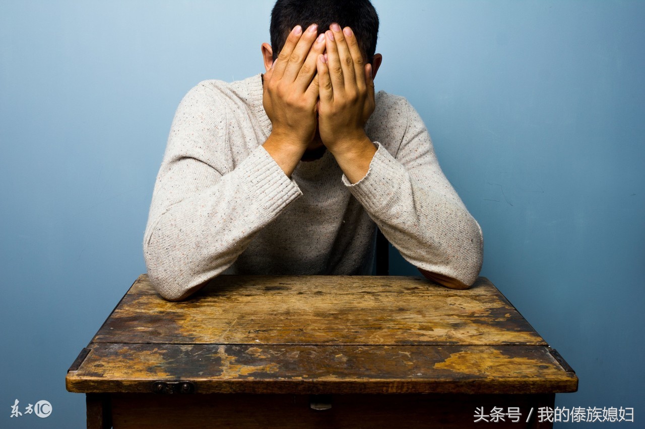 看到老婆送我的生日礼物，我准备送她一瓶妇炎洁作为回礼