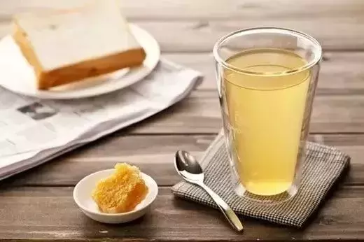 蜂蜜泡水，什么时候喝最健康？不同时间饮用，功效大不同