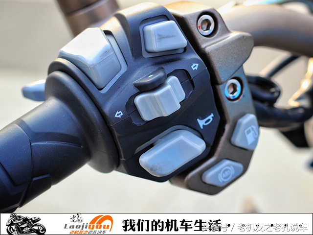 初试评测升仕310R，这台售价2.38万超高配置的国产街车，确实超值