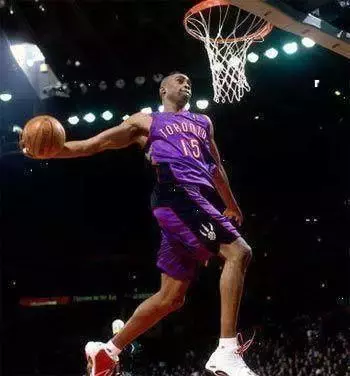 nba球星的腿为什么那么细(NBA球星爆发力那么强，为何他们的小腿却细如针？两因素说明问题)