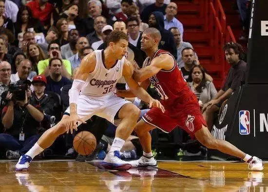 nba球星的腿为什么那么细(NBA球星爆发力那么强，为何他们的小腿却细如针？两因素说明问题)