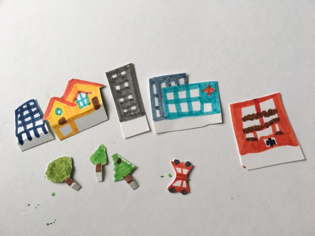 儿童玩具有移动小汽车的迷你城市