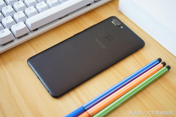 vivo世界杯缺点(心动的不仅仅是全面屏：vivo X20Plus评测)