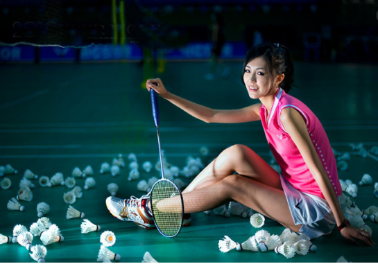 女生打羽毛球的好处(女生们很适合打羽毛球,这5大好处,会让你活力四射