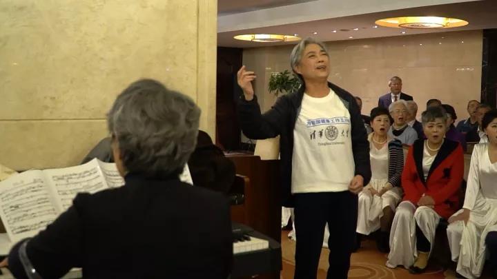 这支平均年龄74岁的清华校友合唱团回家，感动了多少清华人