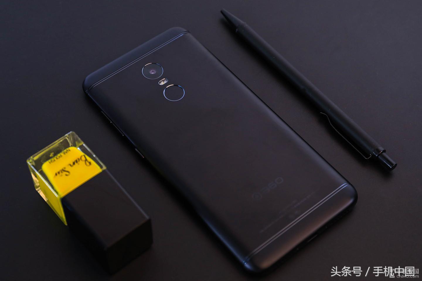 360手机N6美图赏 5030mAh大电池怪兽